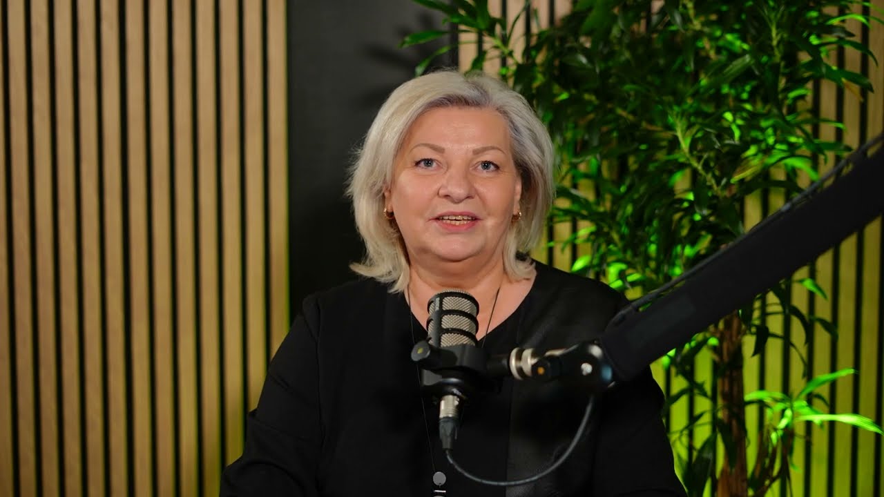 Pedagoģiskās komunikācijas kursa lektore ierakstu studijā